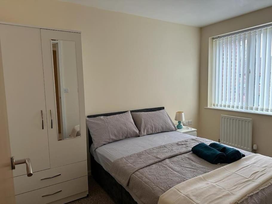Rooms 7 Minutes From Etihad Манчестер Экстерьер фото